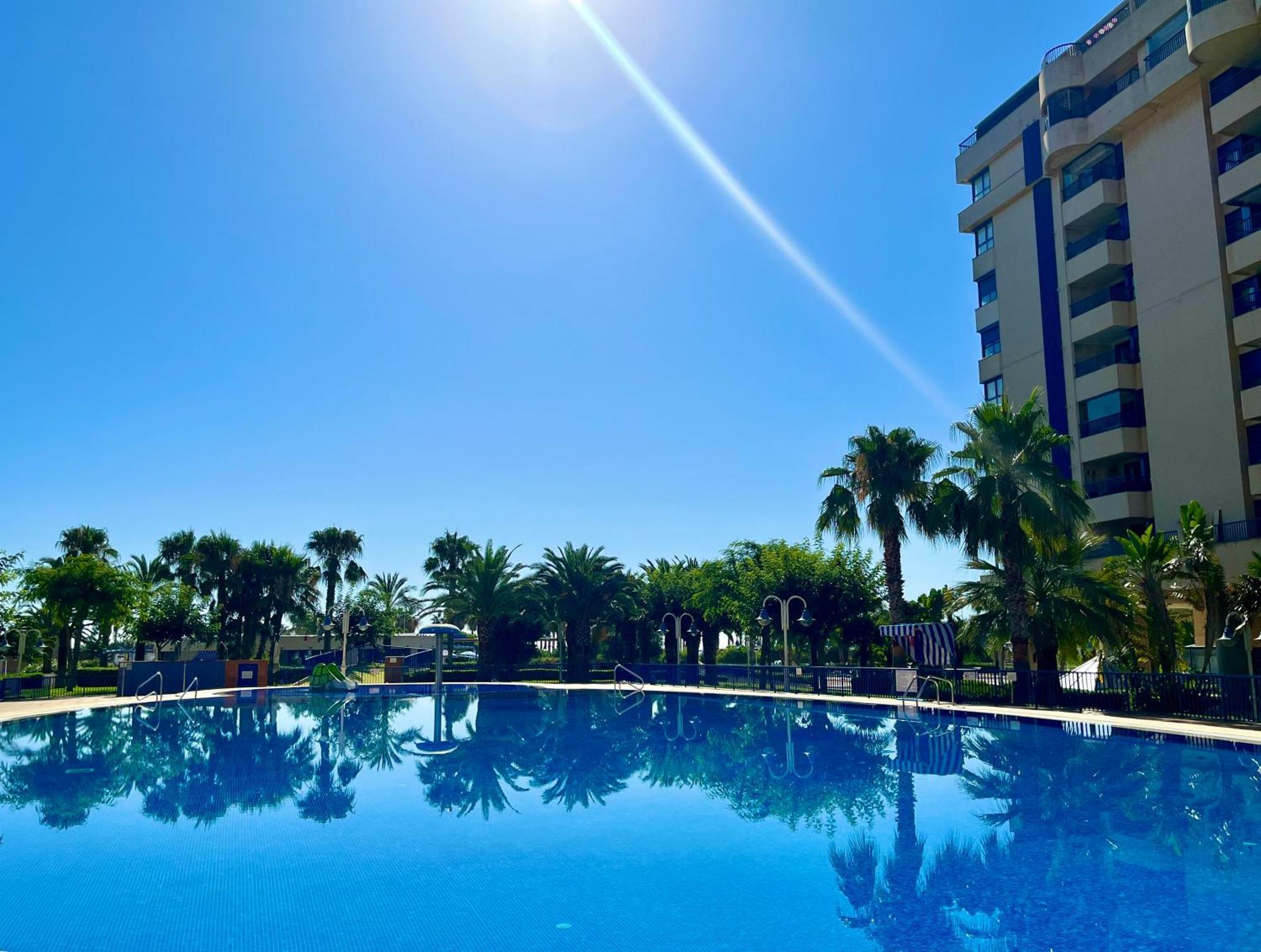 Blue Beach Apartment+Oceanview+Private Parking Валенсия Екстериор снимка